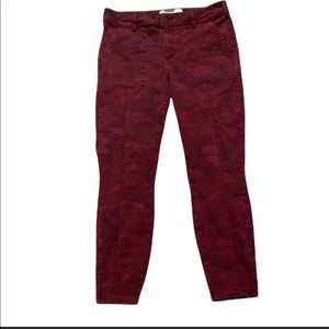 Anthropologie Skinny Camouflaged Burgundy
Cargo Pants